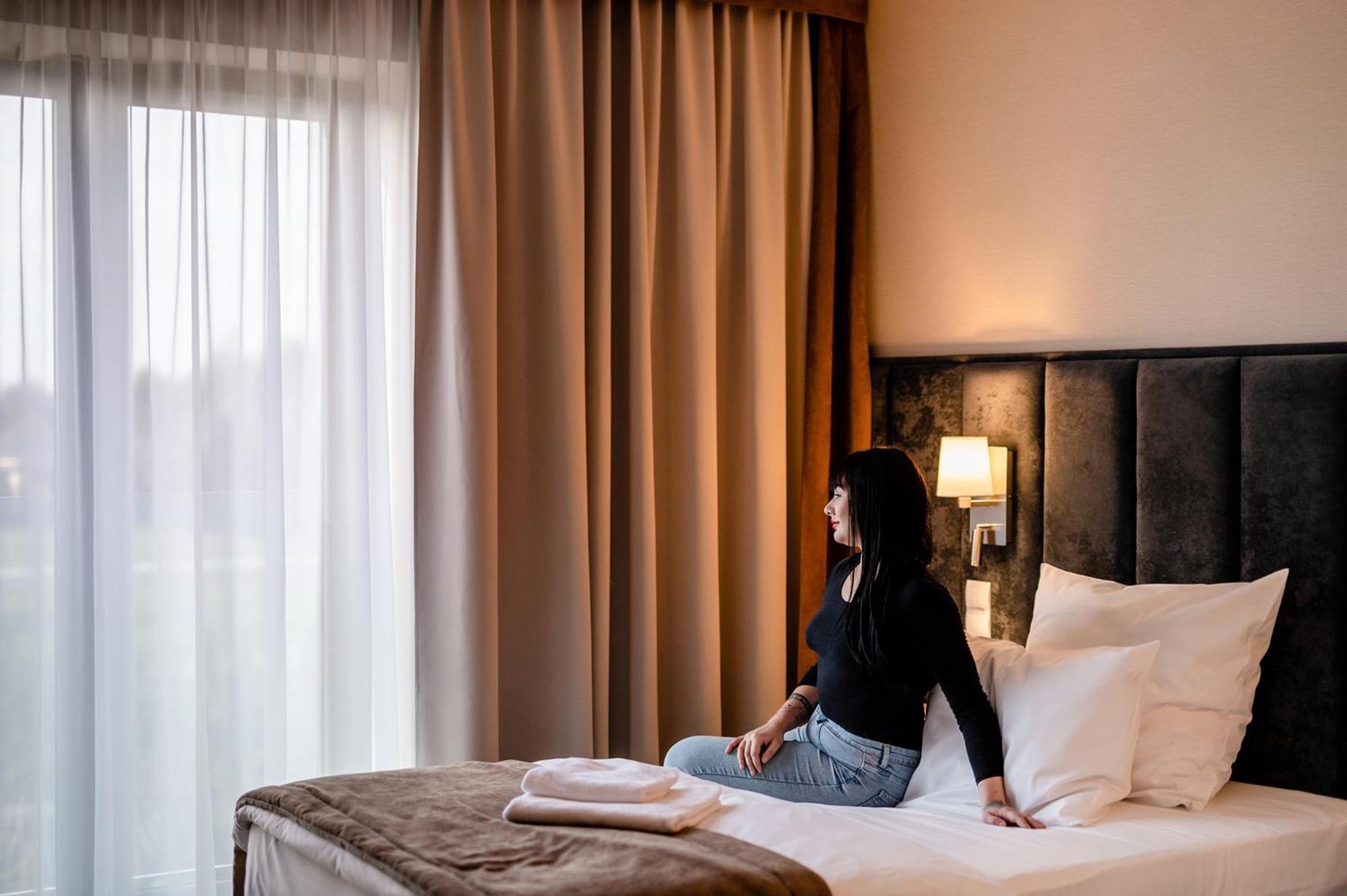 Hotel Alhar Lubliniec Luaran gambar