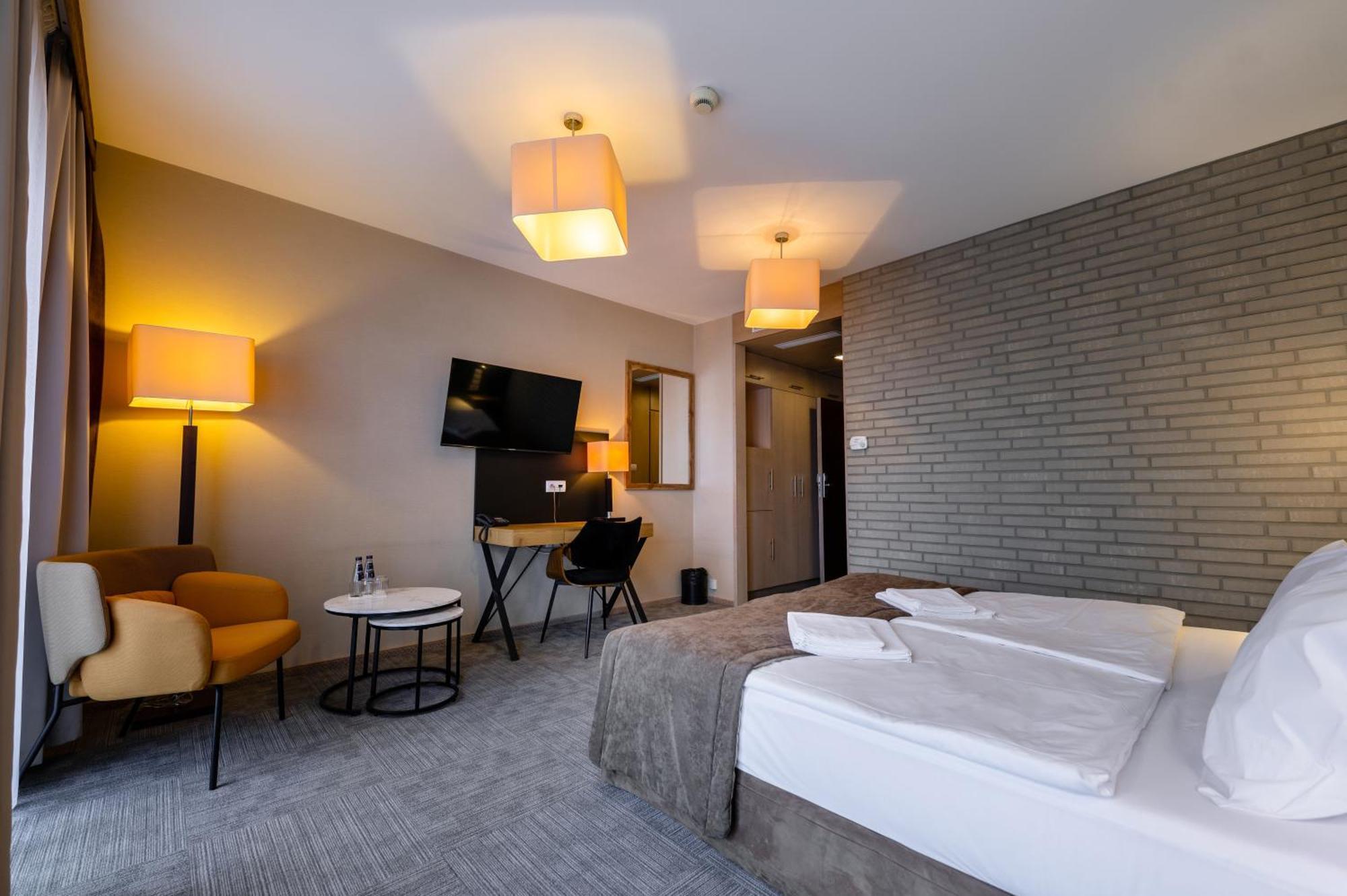 Hotel Alhar Lubliniec Luaran gambar